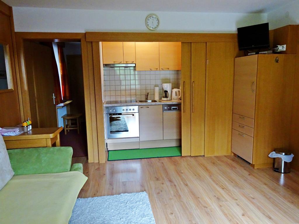 Haus Christina Hotel ทรินส์ ภายนอก รูปภาพ